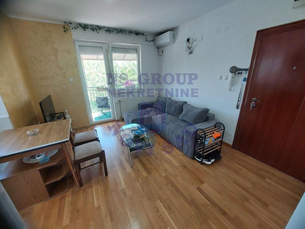 Slika 5 - Prodaje se jednoiposoban stan na Adicama 31m2